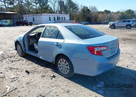 2013 Toyota Camry Le z USA, uszkodzony, nr VIN 4T1BF1FK2DU700134